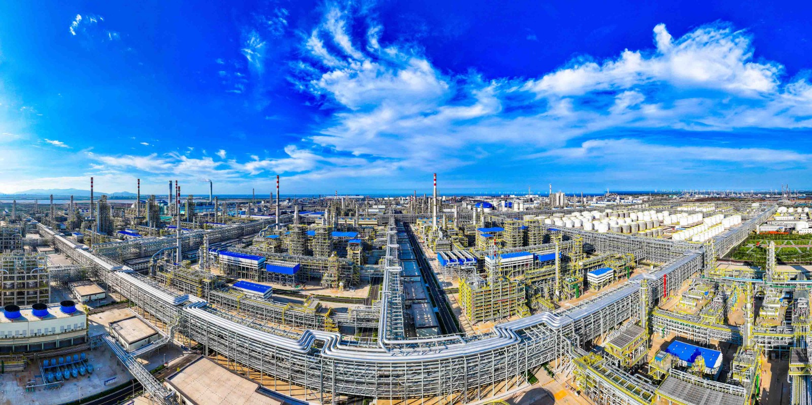 配圖二：全國單流程規模最大的1600萬(wàn)噸年煉化一體化項目。.jpg